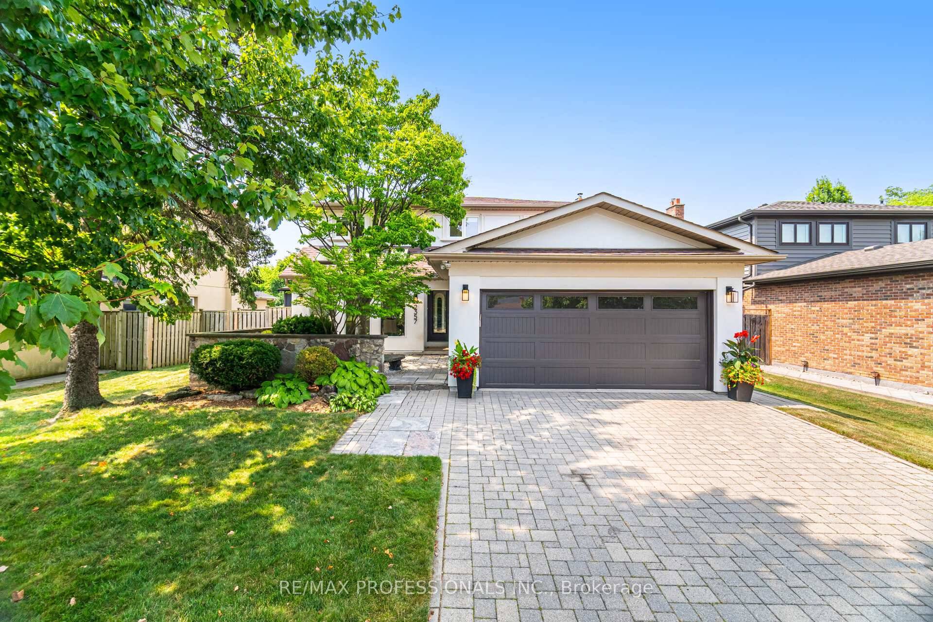 Welcome to 2357 Kenbarb Road in Gorgeous Gordon Woods Neighbourhood on Tree Lined Street !