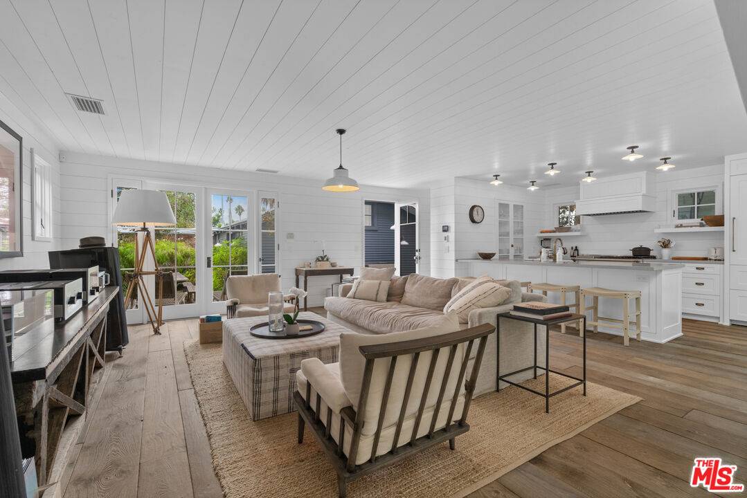 821   Nowita Pl Marina Del Rey LA