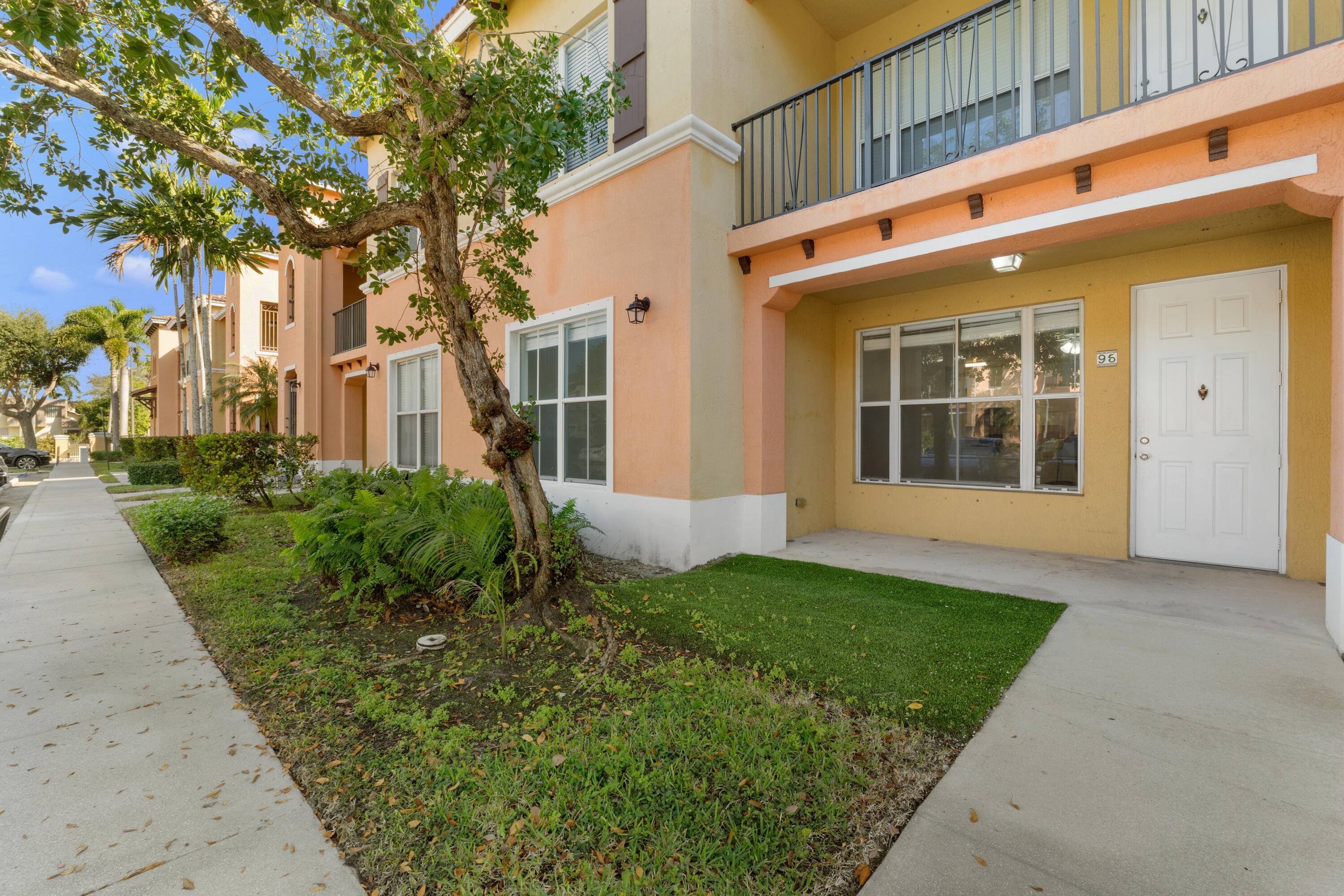 Located in the desirable Rosemont Community of Palm Springs, this well maintained condo offers 3 bedrooms and 2 bathrooms with 1, 267 sq ft of living space.