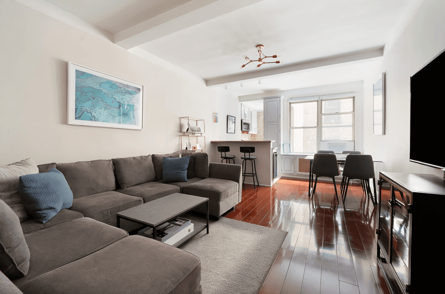 True one bedroom on Gramercy Park !