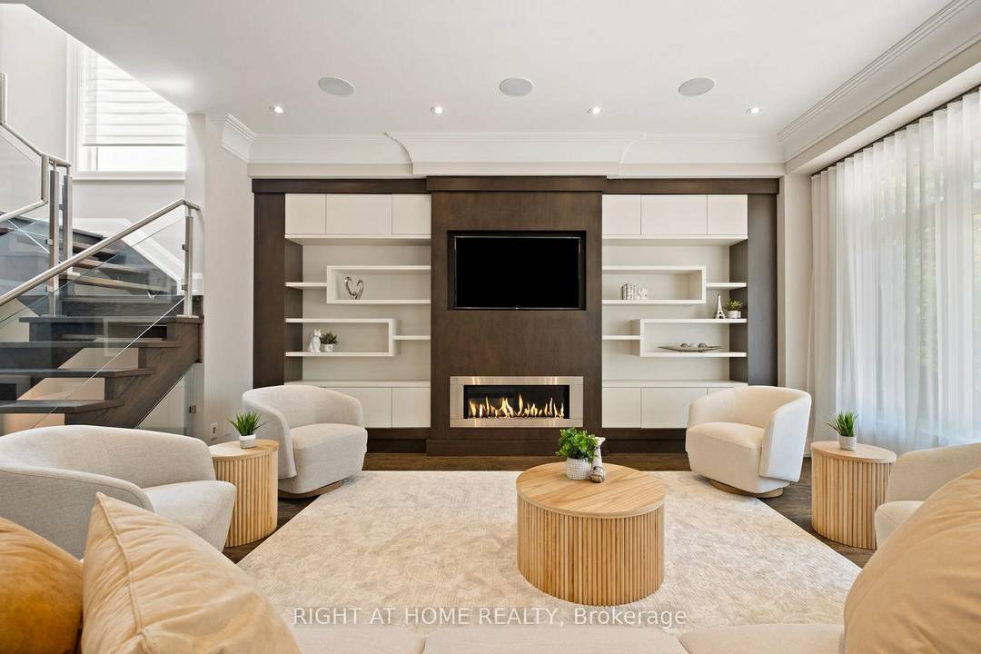 OWN ONE HOME Enjoy a Second in Your Backyard !