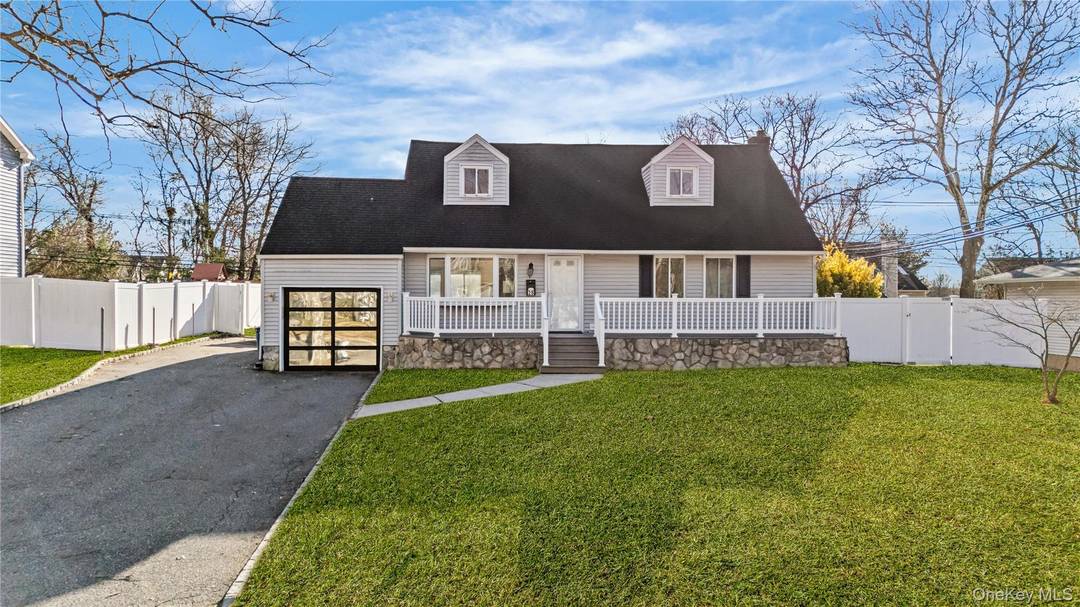 Beautiful Kings Park Cape located in the heart of Kings Park.