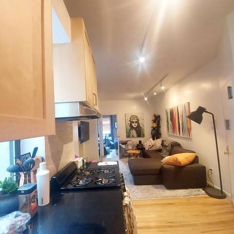 A true one bedroom gem in the heart of Soho !