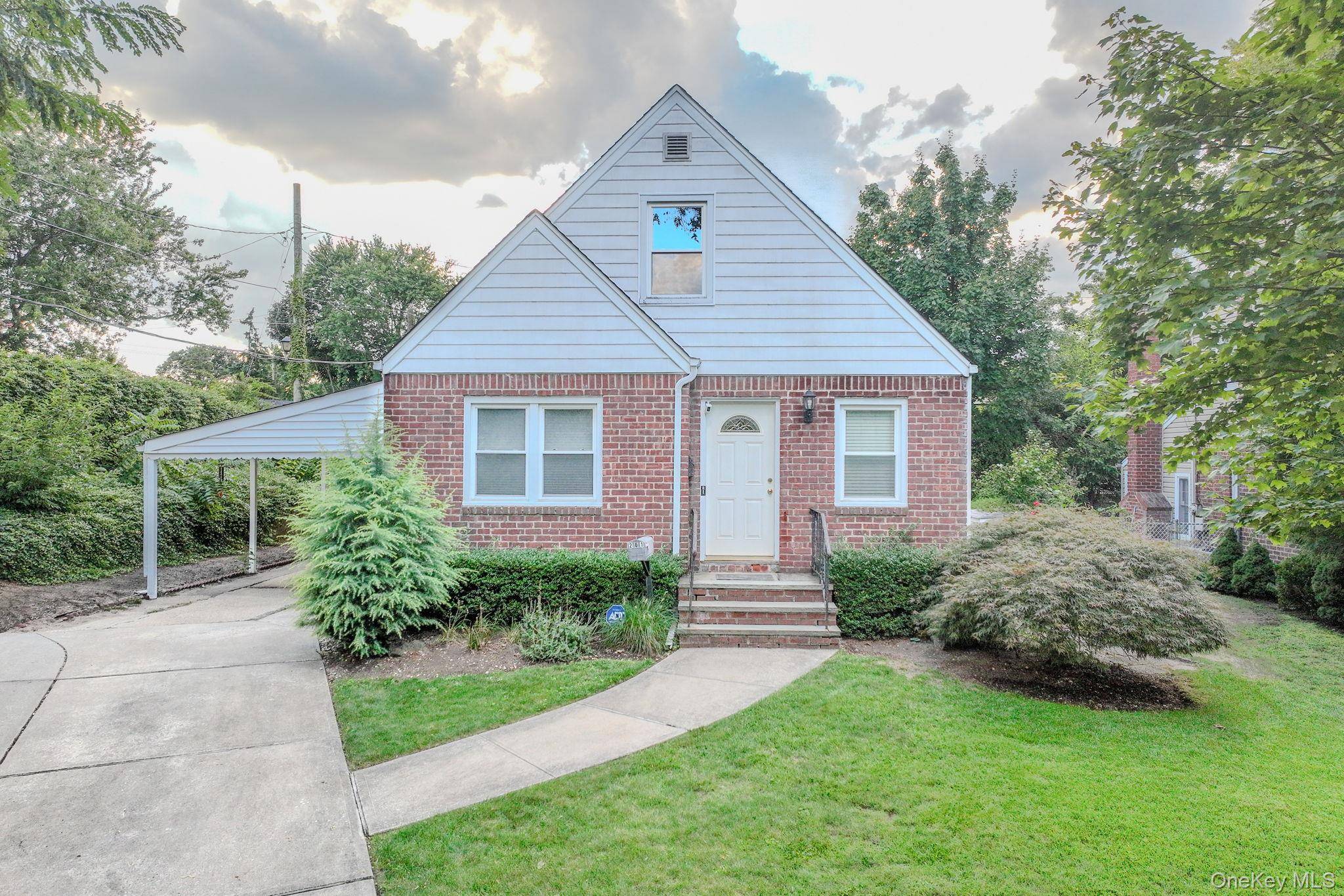 Nestled on a quiet dead end street in the heart of Stewart Manor, this charming four bedroom residence combines modern updates with classic comfort.