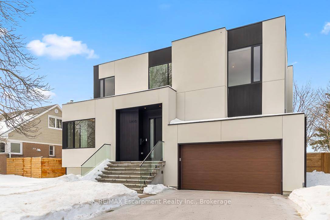 Welcome to 1405 Acton Cres, an architectural masterpiece designed by Atelier Sun, created for art collector in mind.