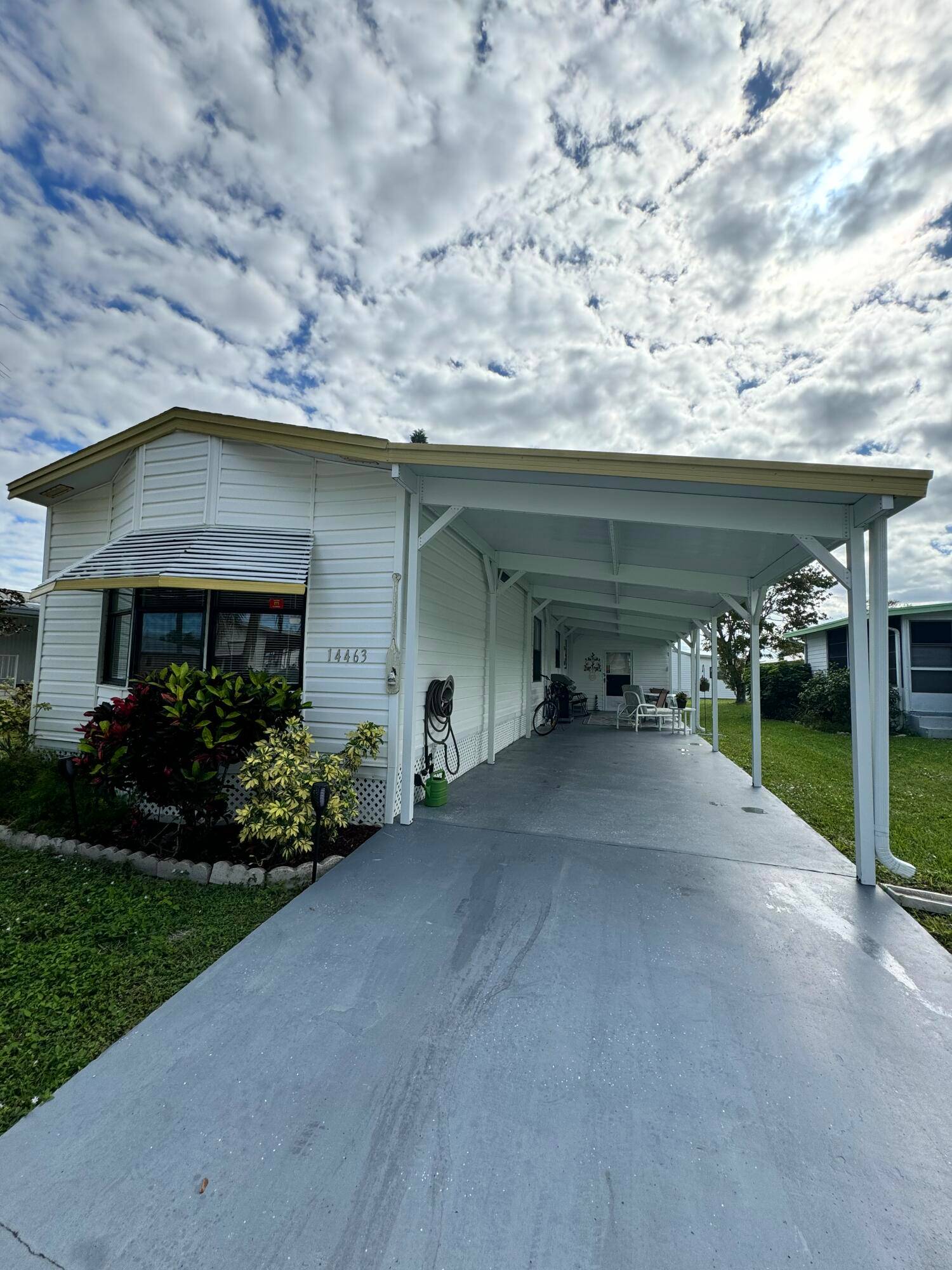 Immaculate 2 bedroom 2 bath home located in the desirable 55 Spanish Lakes Fairways community.