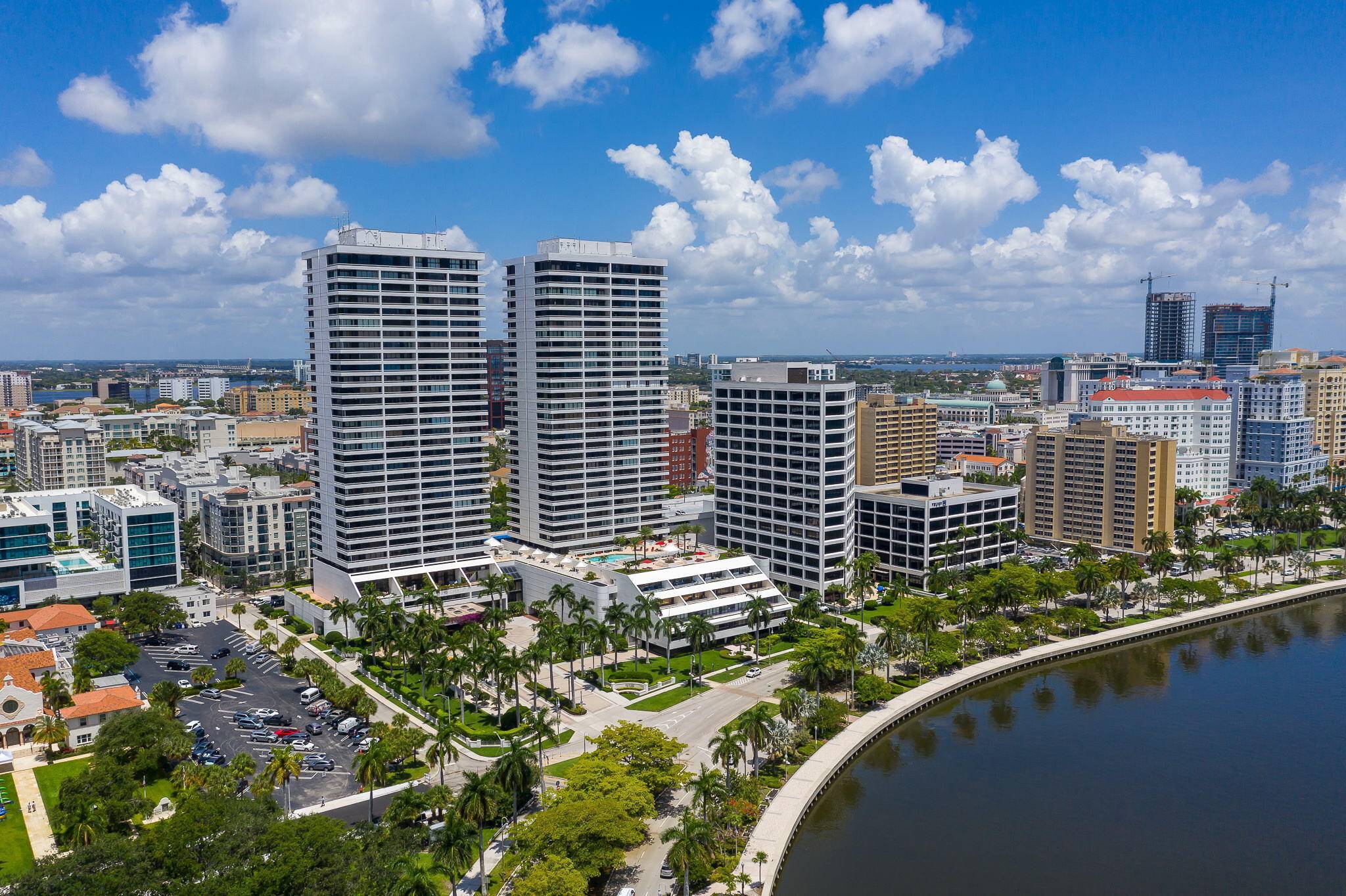 Spectacular 3 bedroom 2. 5 bath, wrap around corner unit !