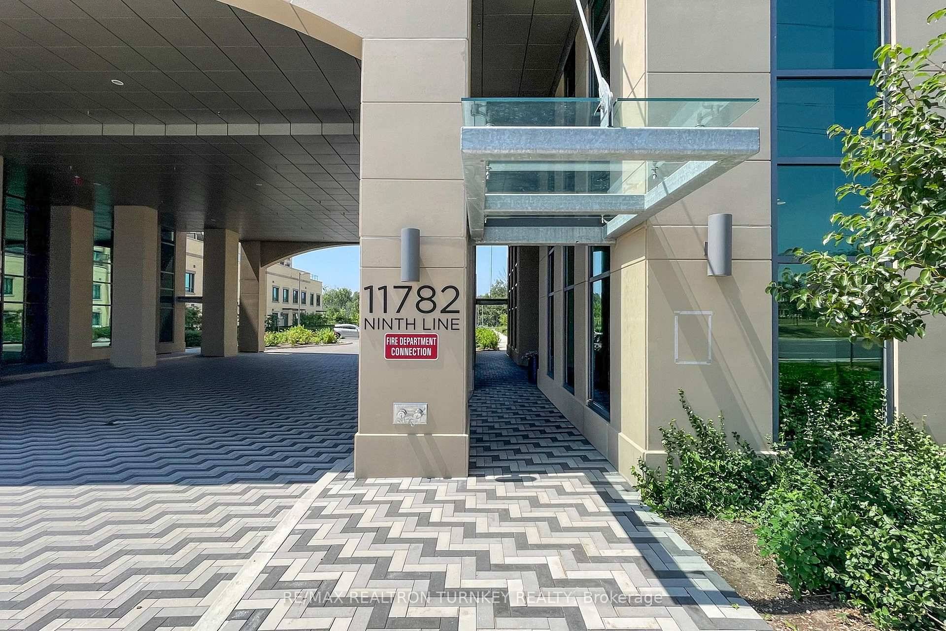 Spectacular Luxury Suite in the prestigious boutique midrise Pemberton building at 9th amp ; Main in the heart of Stouffville, offering urban convenience amp ; panoramic views in a tranquil ...
