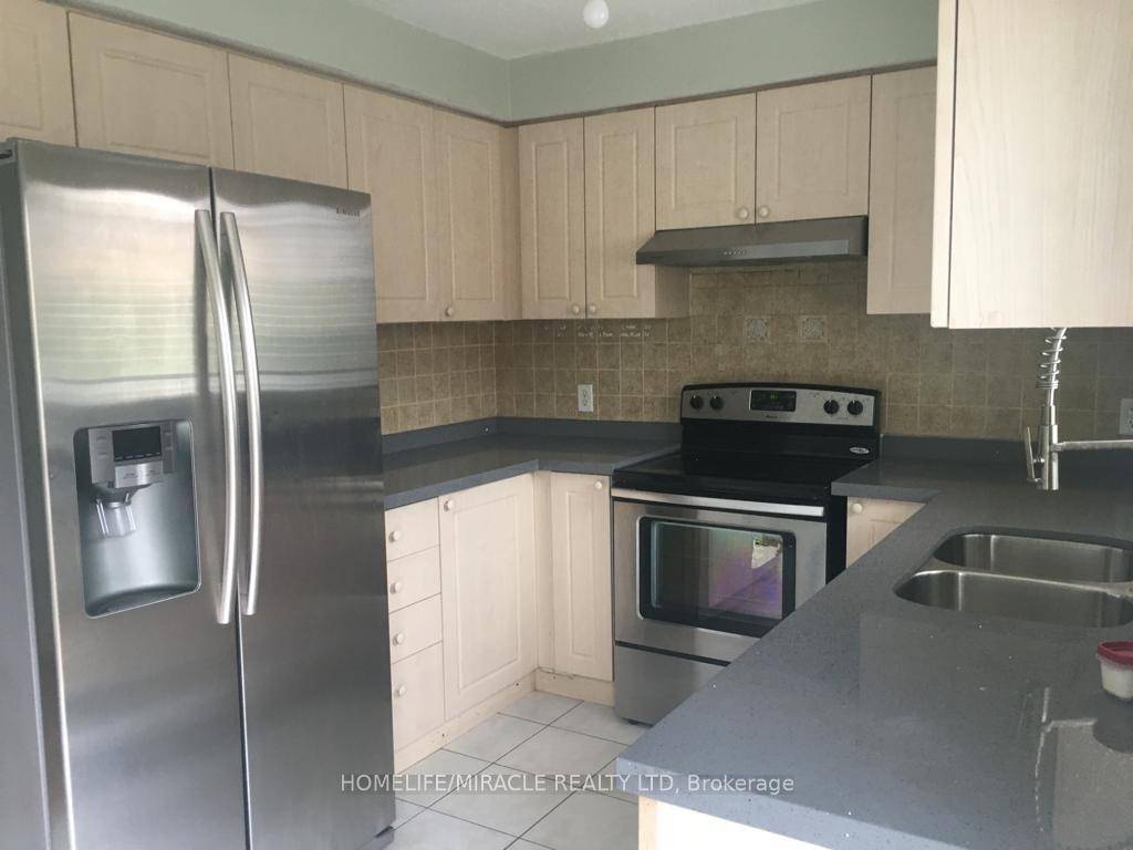 Ideal Mississauga Location, Close to All major highways 407, 40 3, 401.