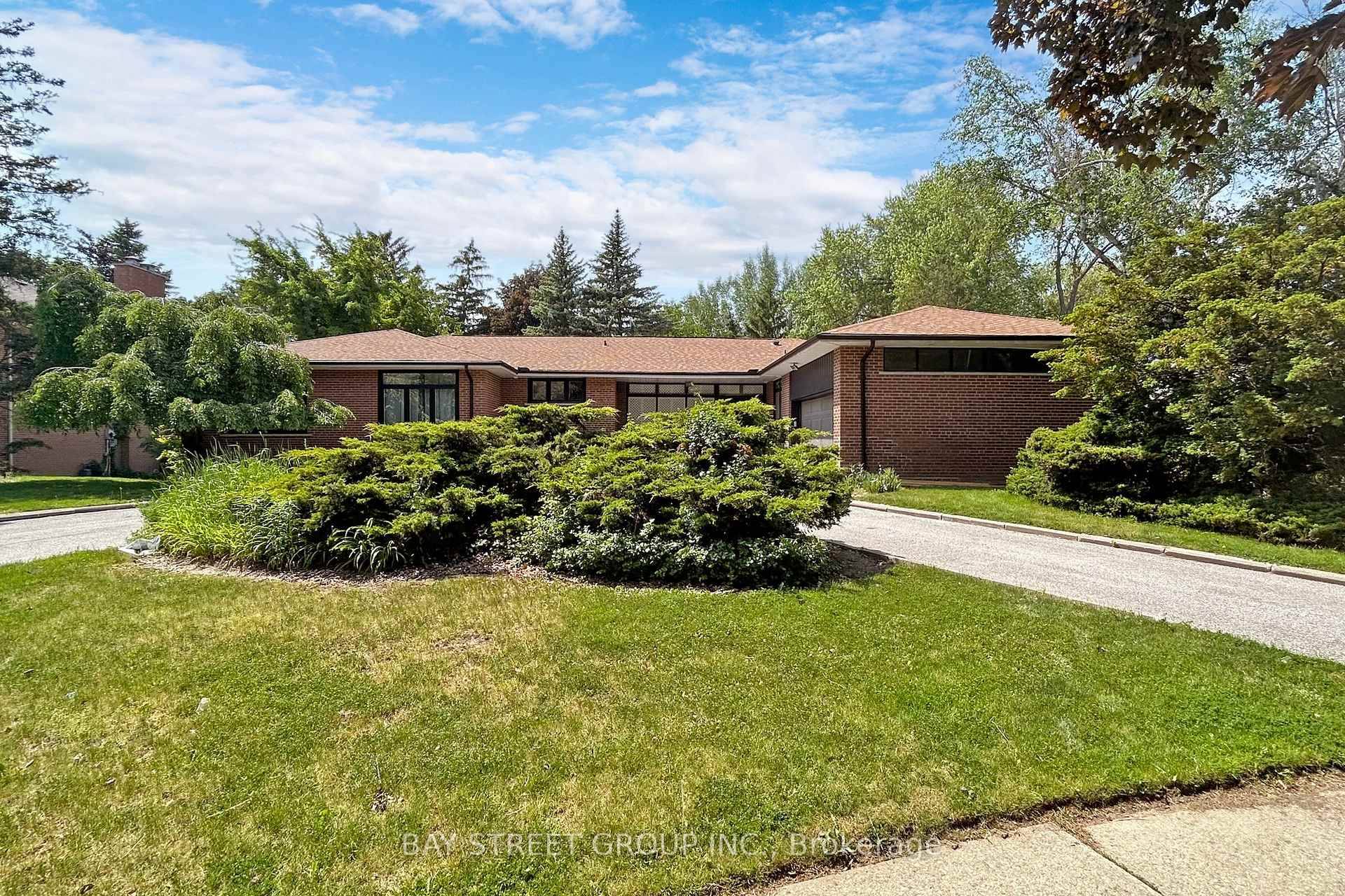 Prime location in C12, Back to Ravine with walk out basement, Facing West with beautiful sunshine, Newly revovation 2 years ago luxury Home with modern design kitchen and open concept ...