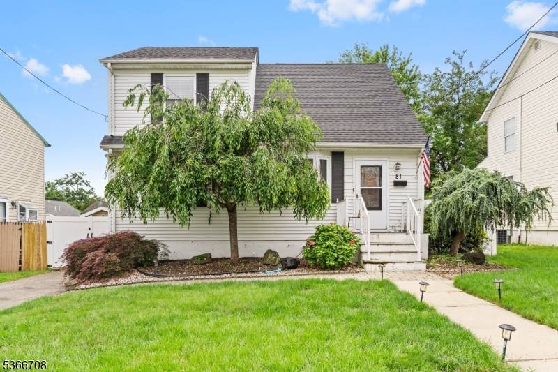 Beautiful in mint condition updated and expanded this charming property boasts 4 spacious bedrooms and 2 full bathrooms kitchen w granite countertops, SS appliances and plenty of cabinetry for storage ...