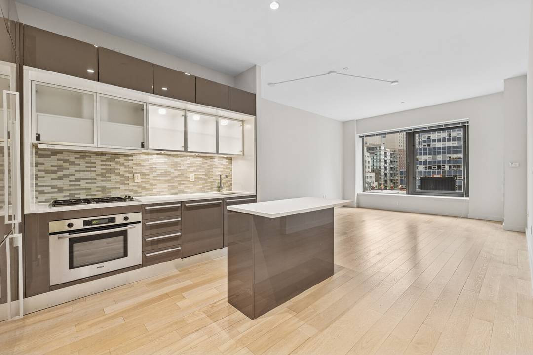 Sophisticated One Bedroom Residence at 75 Wall Street Unit 20N Welcome to Unit 20N, a beautifully appointed 1 bedroom, 1 bath luxury home located in one of the Financial District's ...