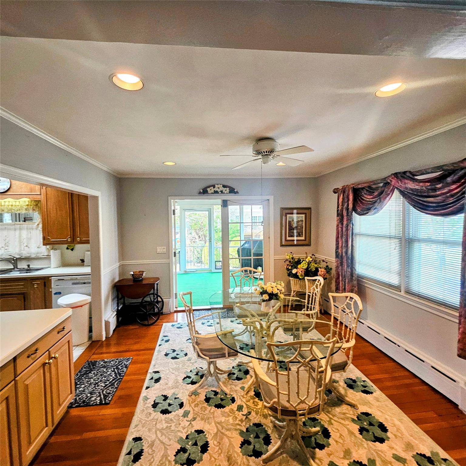 Prime Downtown Harrison Location, welcome to this beauty All Utilities Included !
