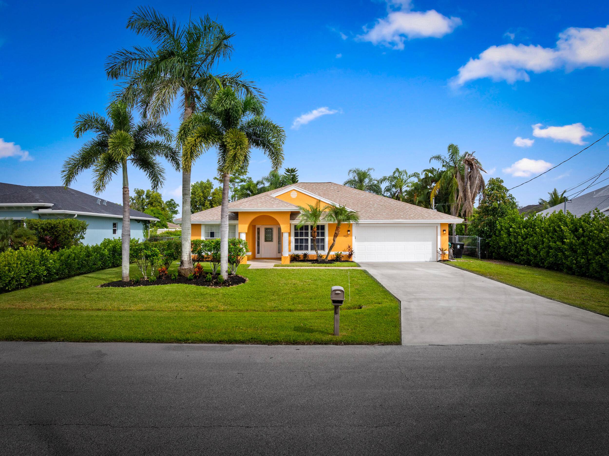This cozy, well maintained home features a convenient floor plan, vaulted ceilings, and a spacious kitchen with granite countertops and stainless steel appliances.