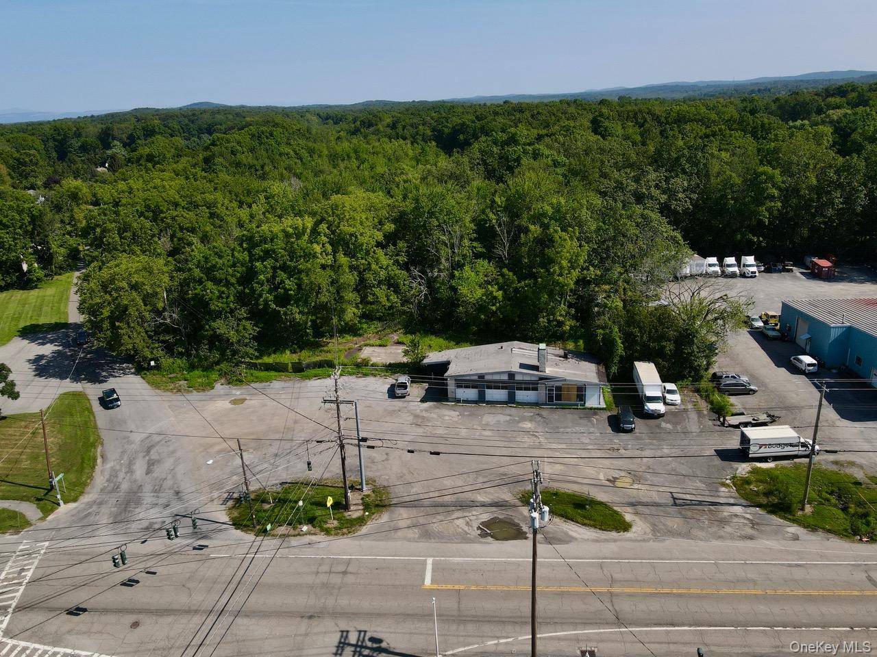 TOWN OF NEWBURGH SIGNALIZED CORNER AT THE INTERSECTION OF ROUTE 17K AND COLDEN HILL ROAD WITH ACCESS FROM BOTH ROADS.
