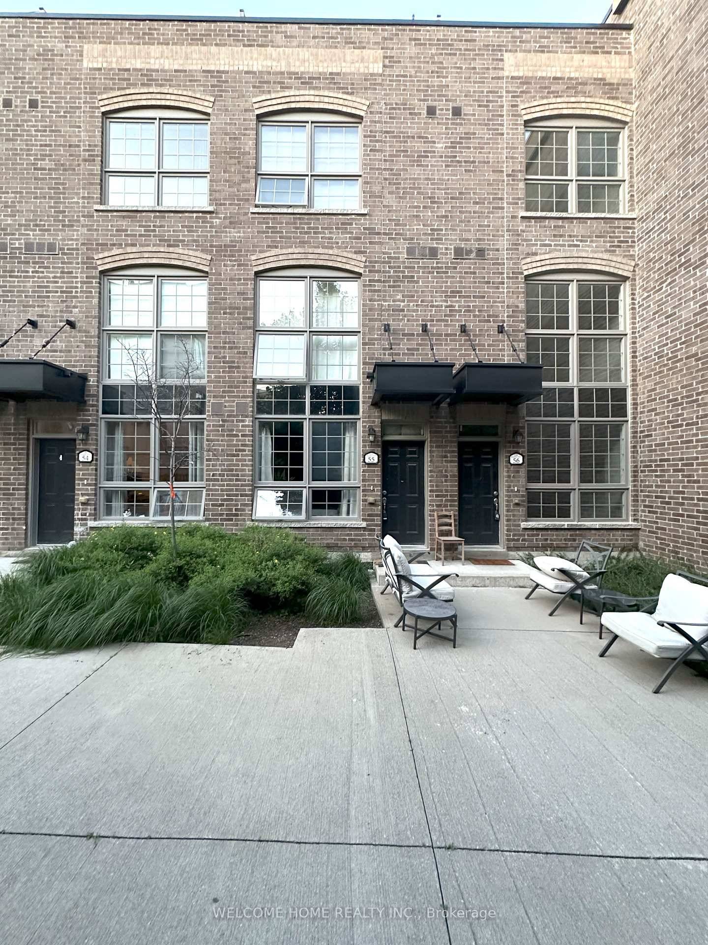 Motivated Seller ! Almost 2000 Total Square Feet Luxury Freehold Townhome In the Heart of the Junction.