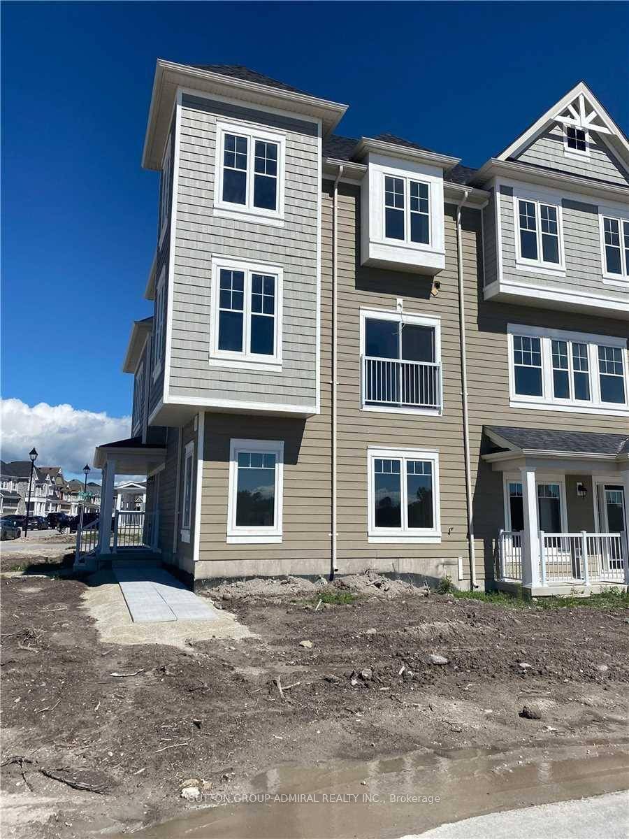 This is a beautiful three bedroom townhouse in Georgian Sands.