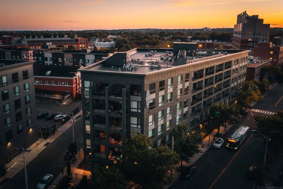 Maddox at City Crossing Luxury Living in the Heart of New Haven.