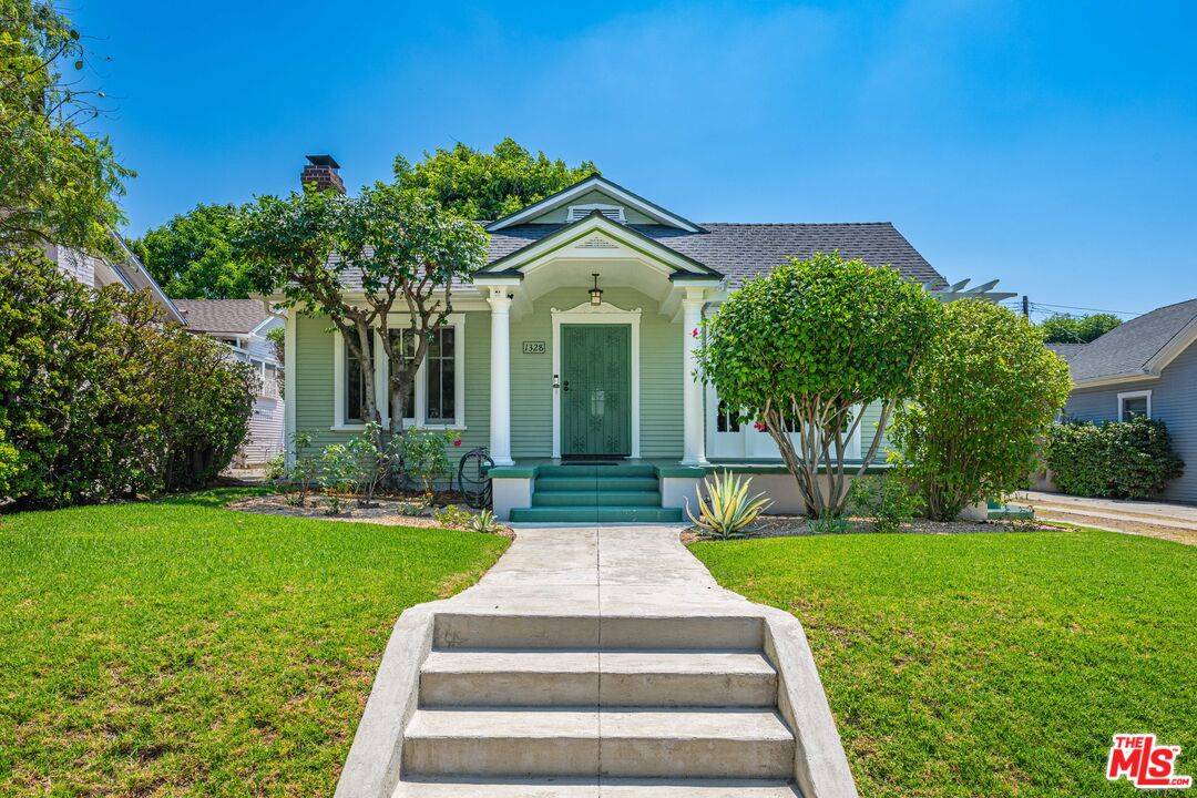 1328  N Ogden Dr 2BR Hollywood Hills East La