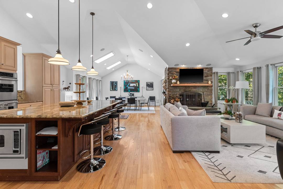 Spacious Rental across from Beach with rooftop deck & more