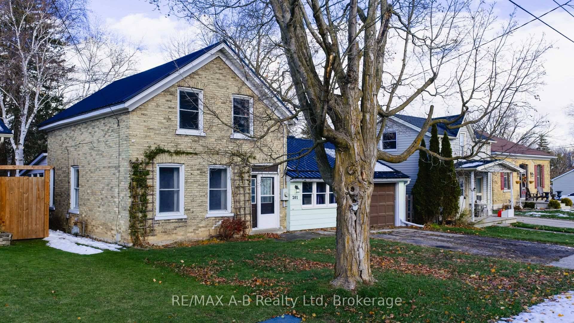 Welcome to this charming three bedroom, one bathroom home in the desirable west side of St.