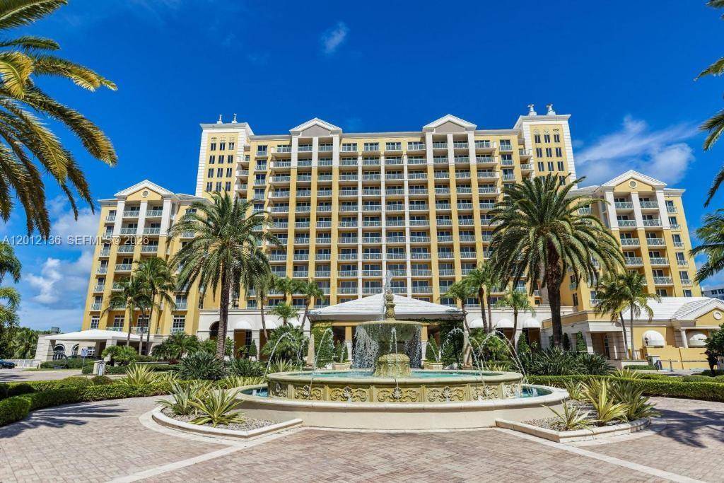 Elegant studio residence at The Ritz Carlton Key Biscayne offering a premier condo hotel lifestyle in one of Miami s most prestigious beachfront locations.