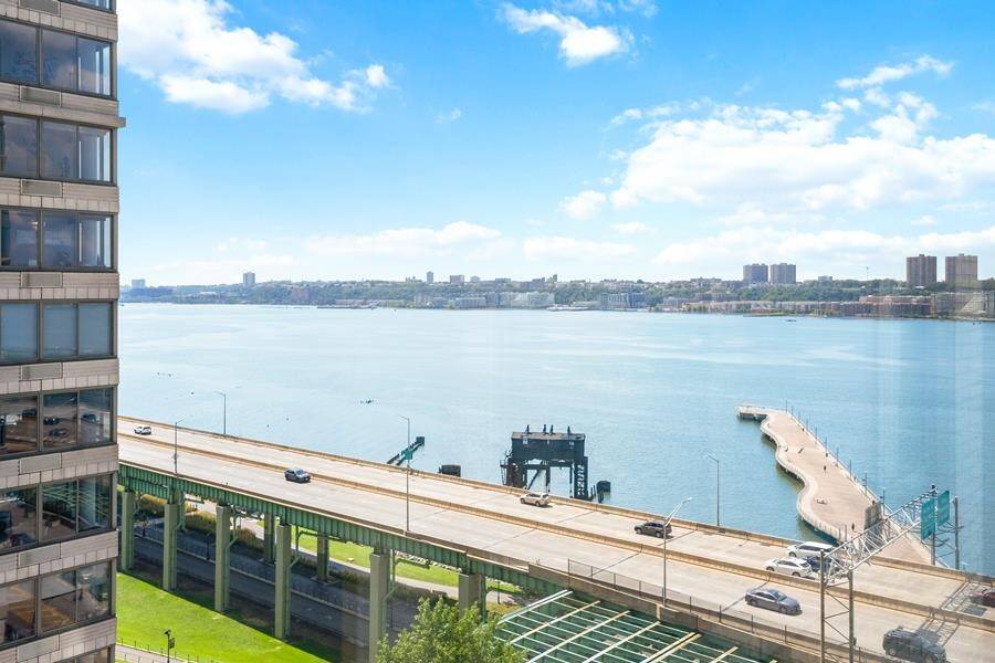 This spacious 1 bedroom, 1.