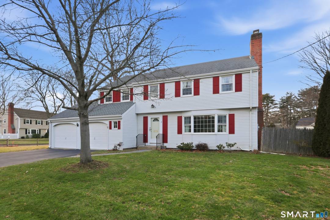 Spacious sun drenched Colonial located in the heart of Duffy.