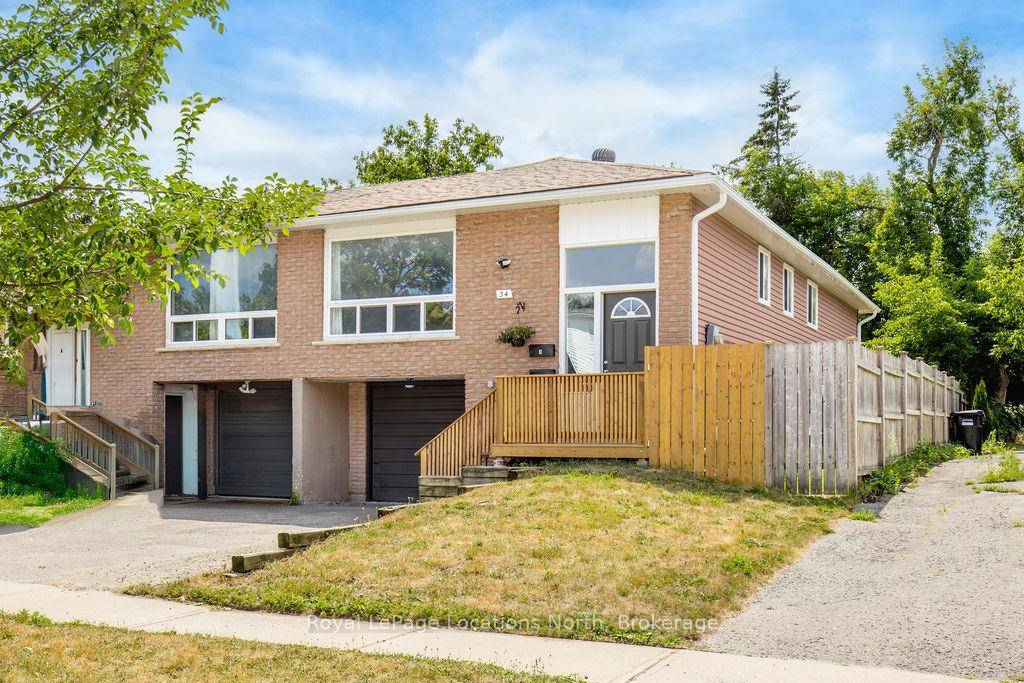 LEGAL DUPLEX RENOVATED VACANT POSSESSION !