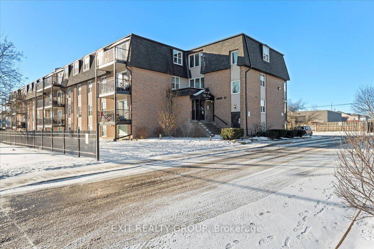 Charming 2 Bedroom Apartment in the Heart of Belleville !