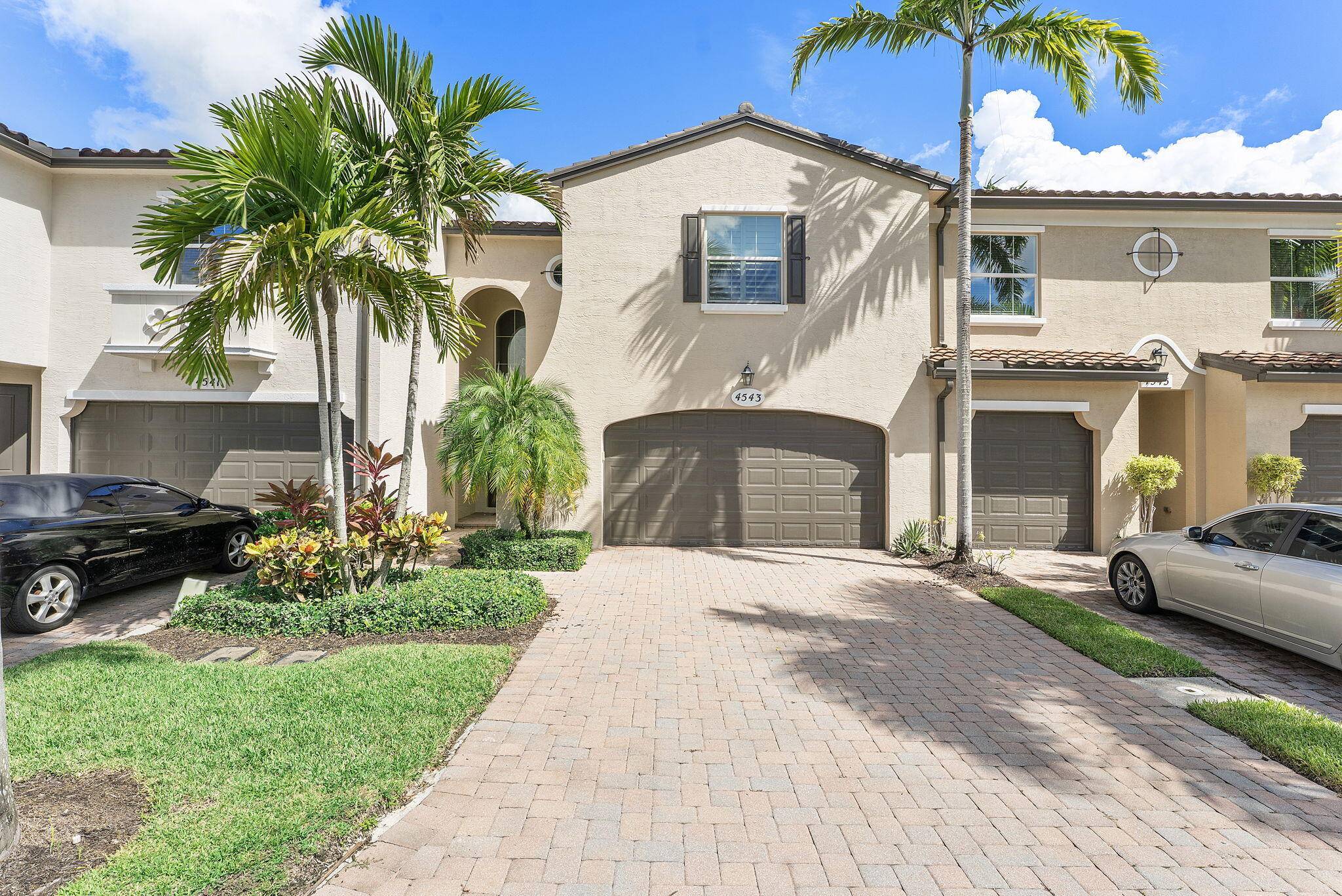 Welcome to this beautiful, furnished, and well maintained townhome in the heart of Palm Beach Gardens !