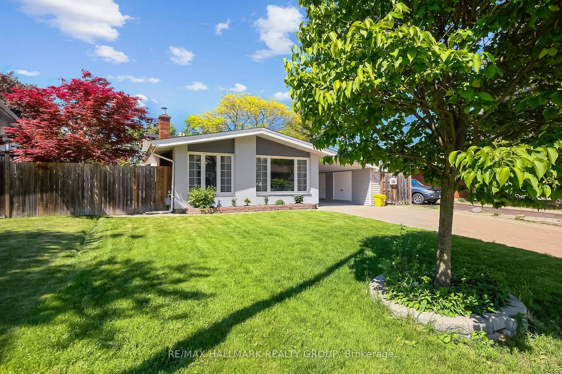 Welcome to 757 Garner, a beautifully updated, 4 bed, 2 bath split level home situated in the very sought after Riverside Park Mooneys Bay Park amp ; Beach, just 5 ...