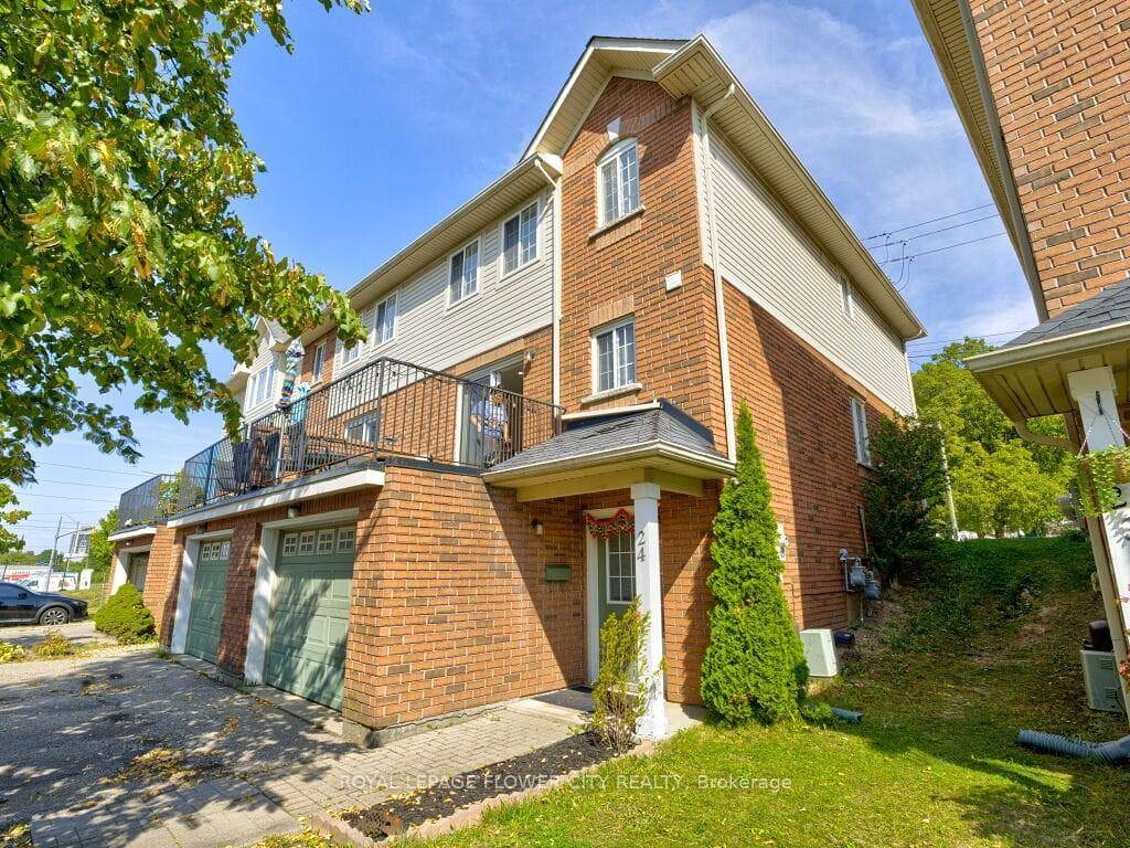 SPACIOUS 3 1 BEDROOM CORNER UNIT TOWNHOUSE IN PRIME CAMBRIDGE LOCATION WITH INCOME POTENTIAL.