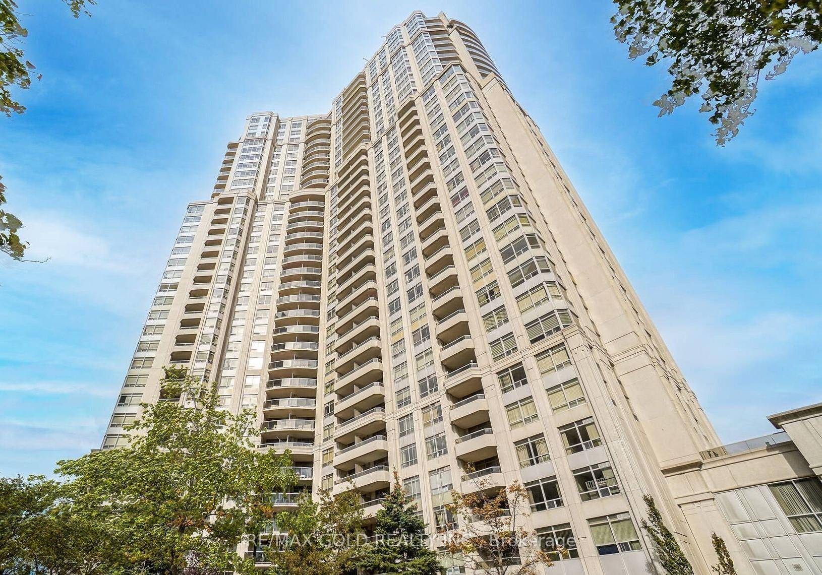 Great Location in the Heart of Mississauga 2Beds amp ; 3Bath over 2000 sqft Corner unit.