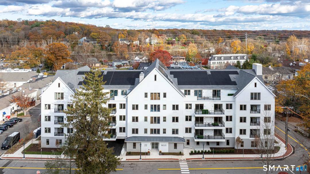 Rarely does an in town rental of this size and floorplan become available.