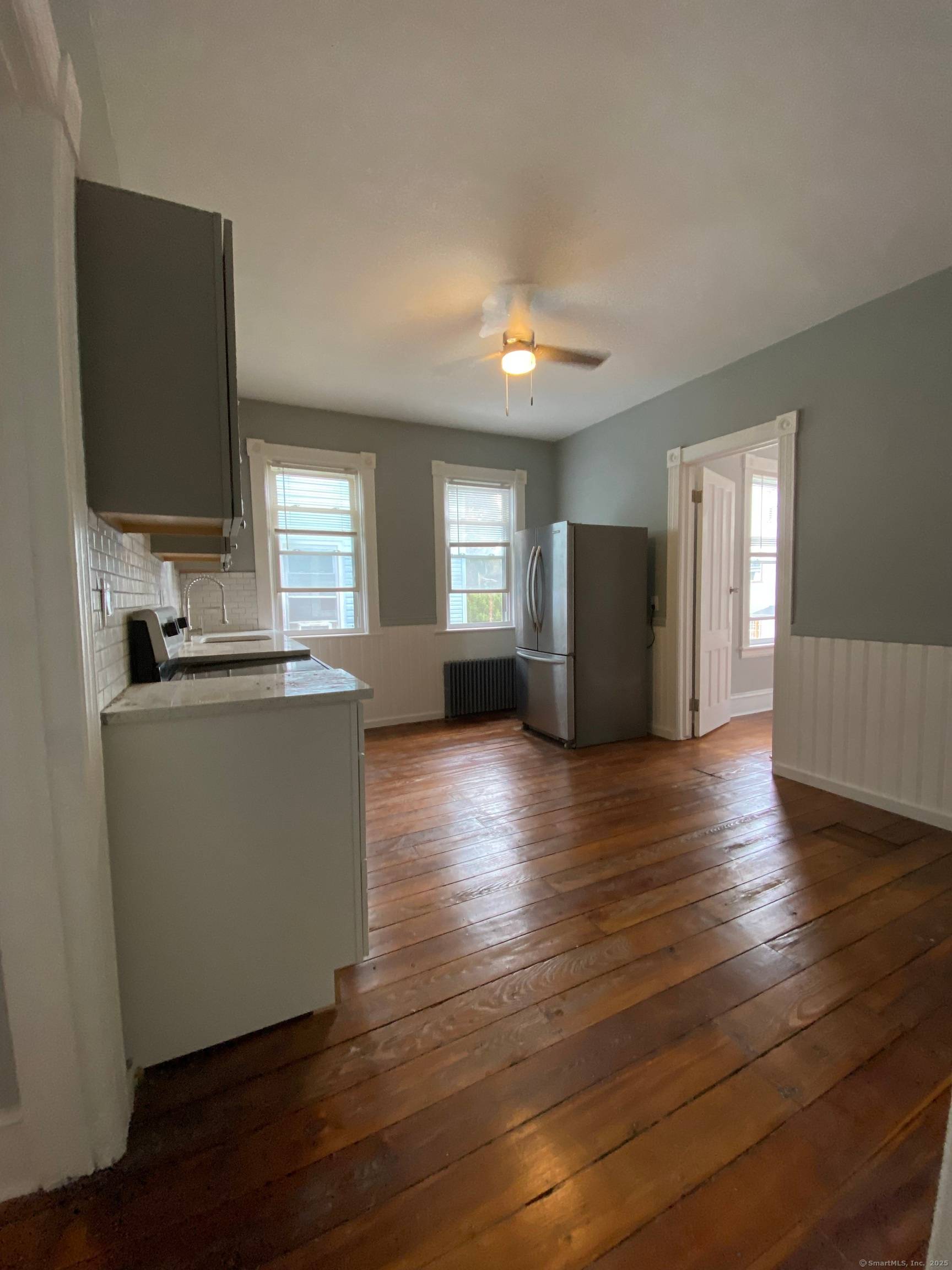 Great 4 Family house perfect for investors and or Homeowner Occupants !