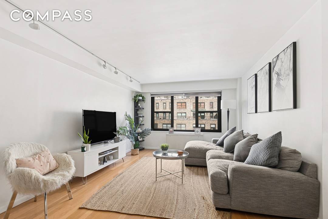 Co op Full time doorman Unlimited subletting after one year with board approval Co purchasing, guarantors, and pied a terre use allowed with board approval Residence 17G at 220 East ...