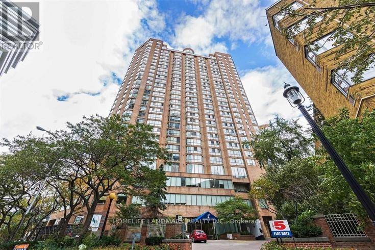 SHARED ACCOMMODATIONS Large Den For Lease In a Bright High Floor 1 1 Condo Unit ; Den With Large Window And Sliding Glass Door ; Spectacular East View Of City ...