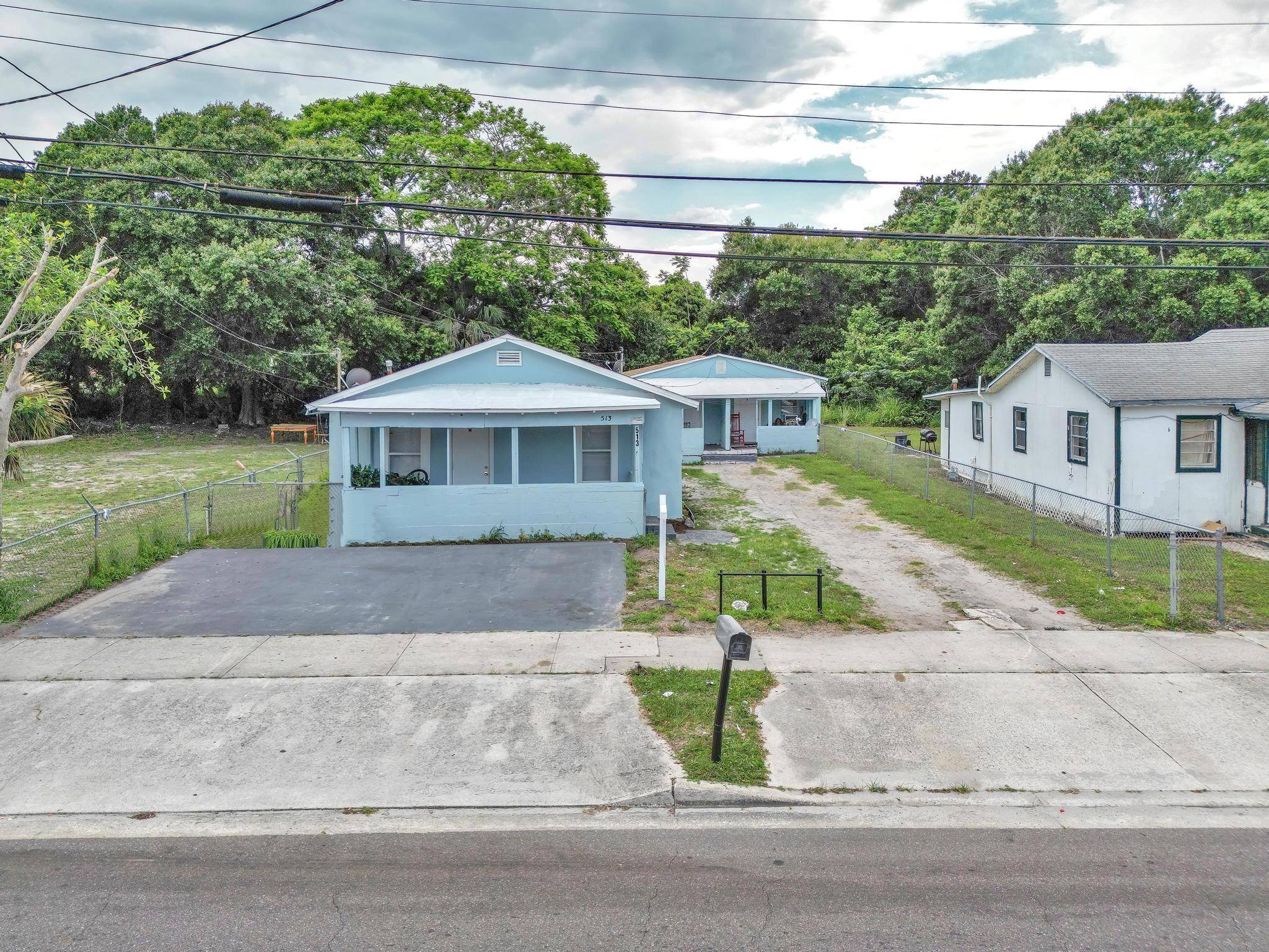 GREAT INVESTMENT OPPORTUNITY 3 units one single family 2 bedroom 1 bath home and 2 duplex, both units are 1 bedroom 1 bath.