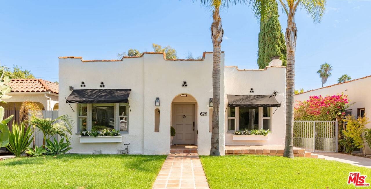 626  N Cahuenga Blvd 3BR Mid Wilshire La