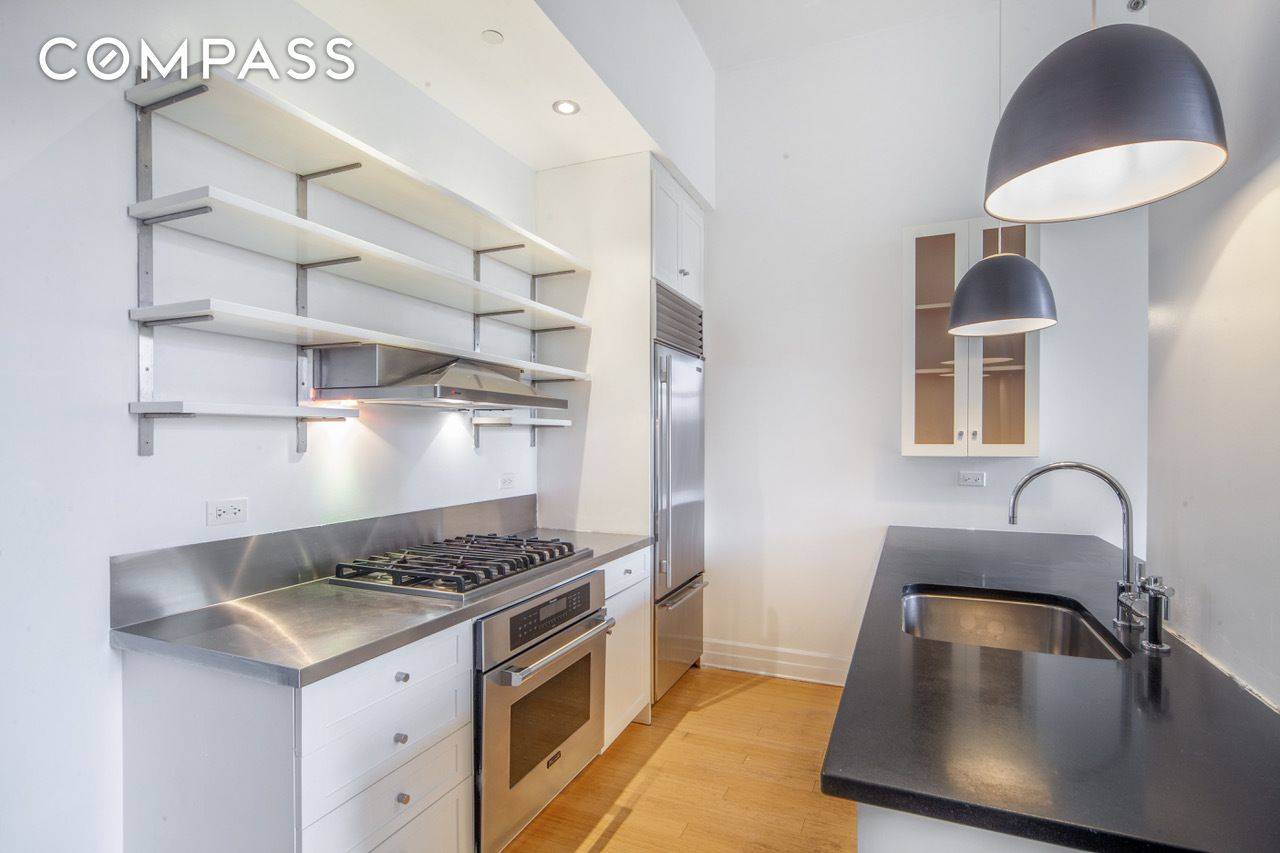 Welcome to Residence 4J located at Brooklyn Heights Iconic Condominium 110 Livinston Street.