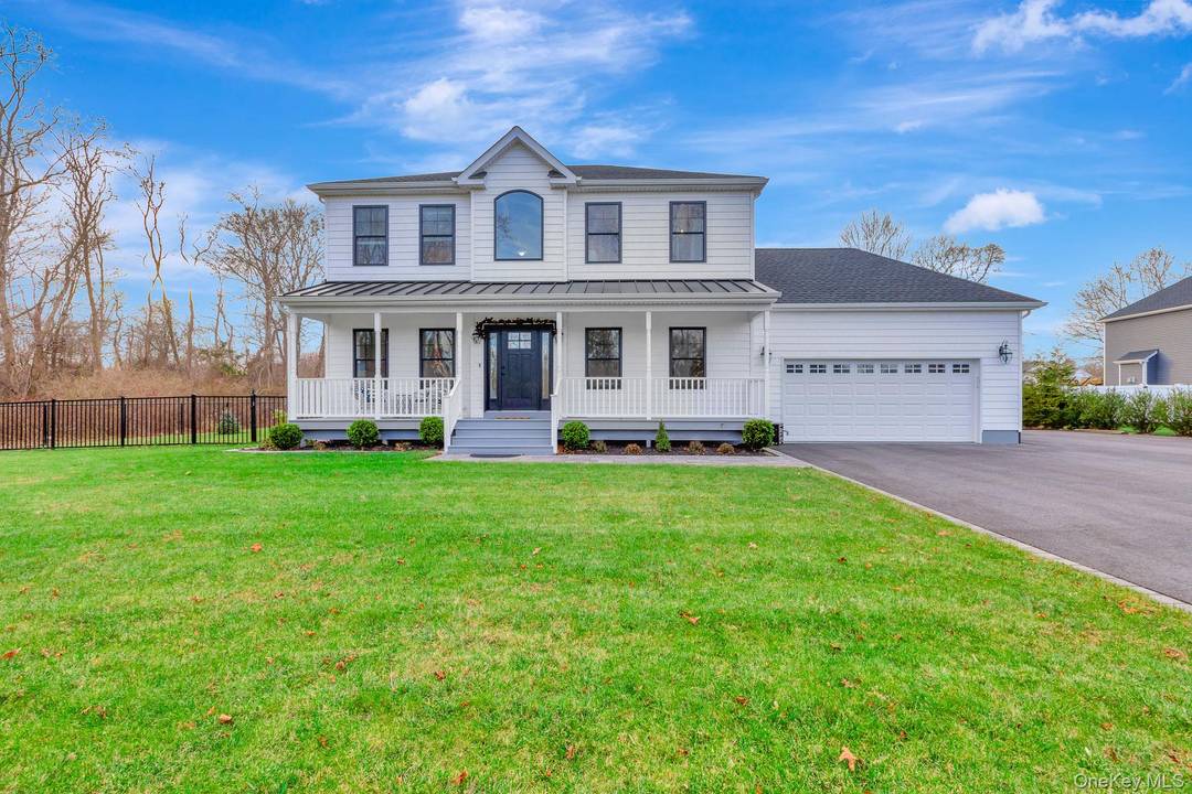 Tucked away at the end of a cul de sac block on a newly developed street, this exceptional residence built in 2023 offers modern comfort, luxury finishes, and a dream ...