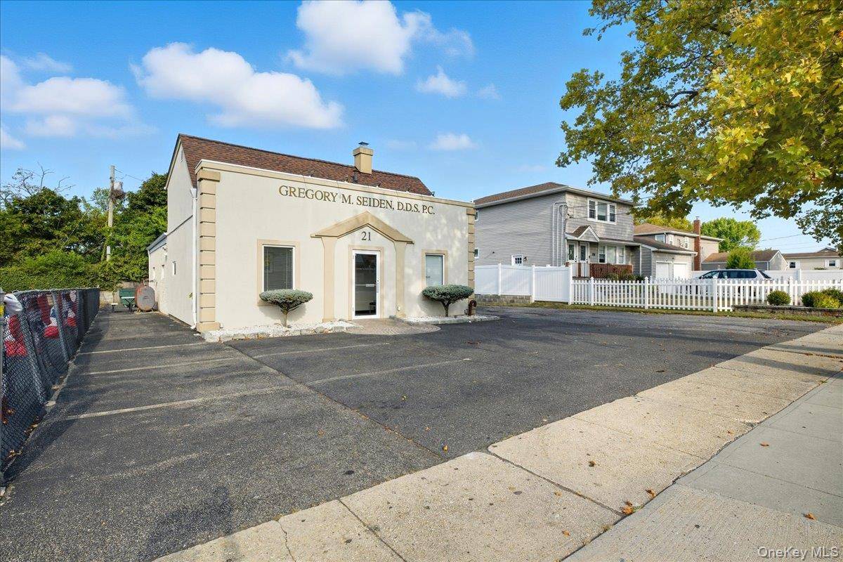 INVESTMENT OPPORTUNITY Mint Newly Renovated NNN Medical Building located just North of Hempstead Turnpike.