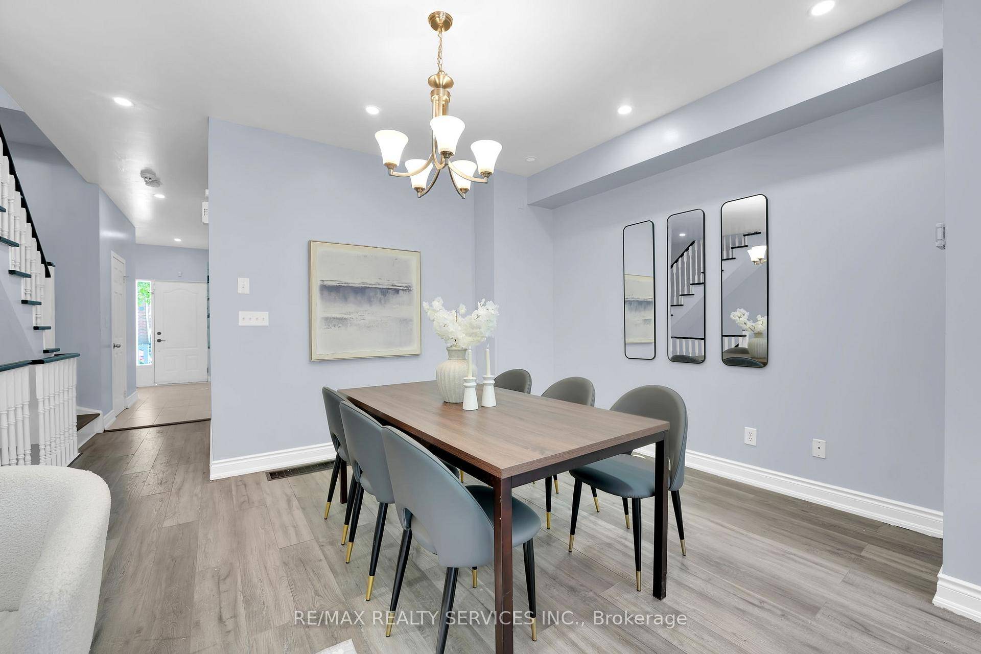 A SHOWSTOPPER ! This rare over 2200 sq ft End Unit Townhouse located In a Prime North York Location.
