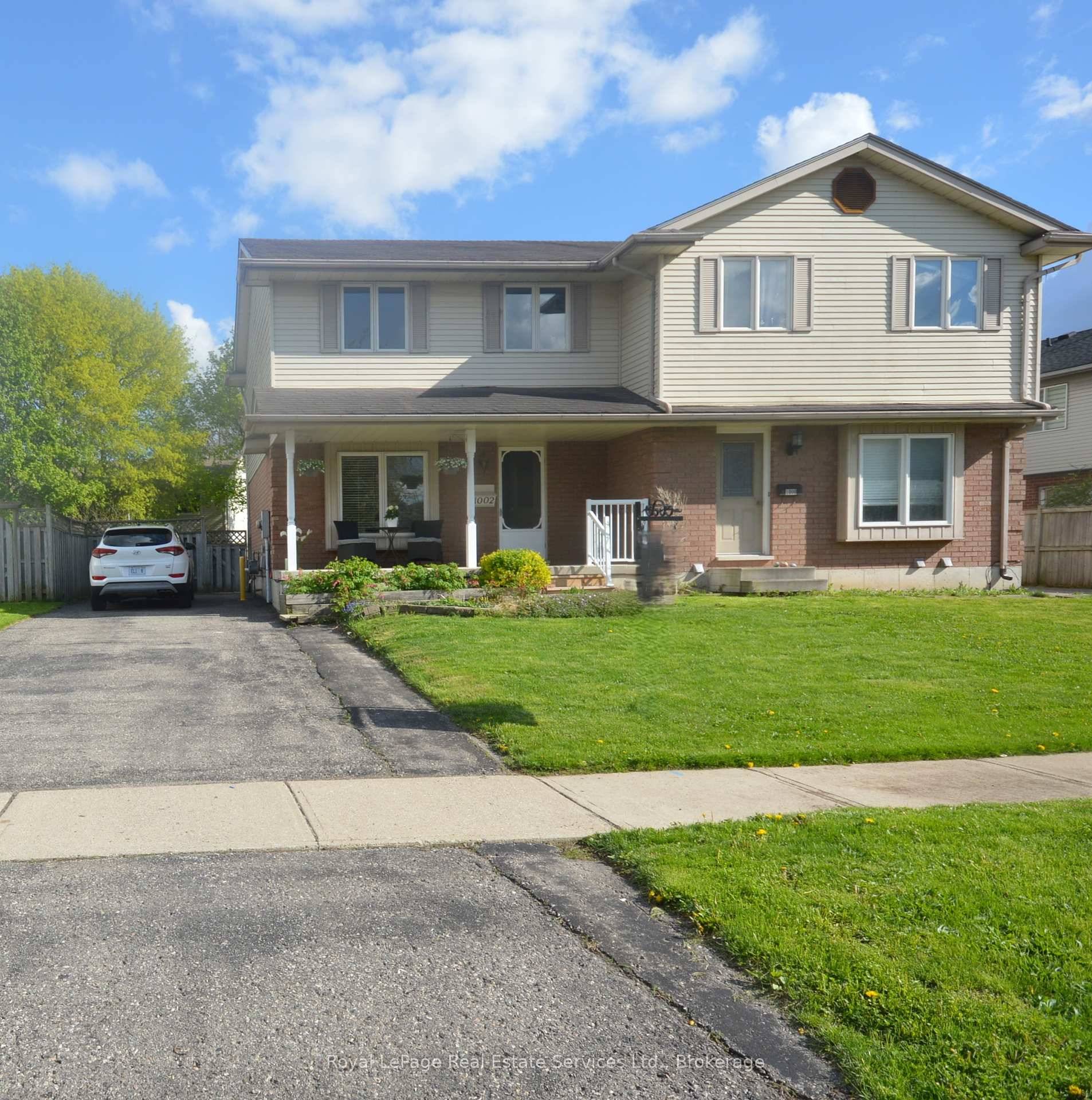 Beautiful 3 bedroom home on family street in a great neighborhood.