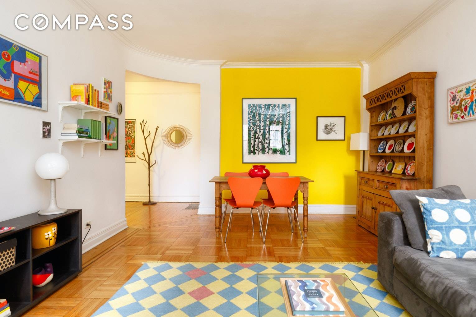 Great Value ! Located in one of Prospect Heights' premier buildings featuring a professionally landscaped circular entry courtyard and an elegant attended lobby.