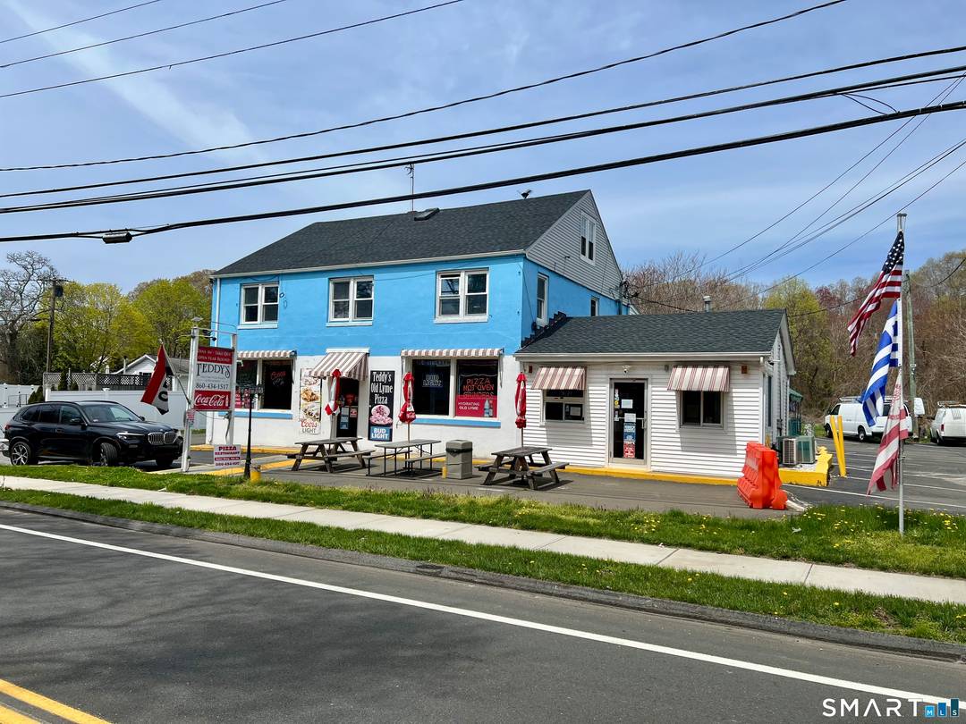 Turnkey Pizzeria Real Estate Old Lyme, CT.