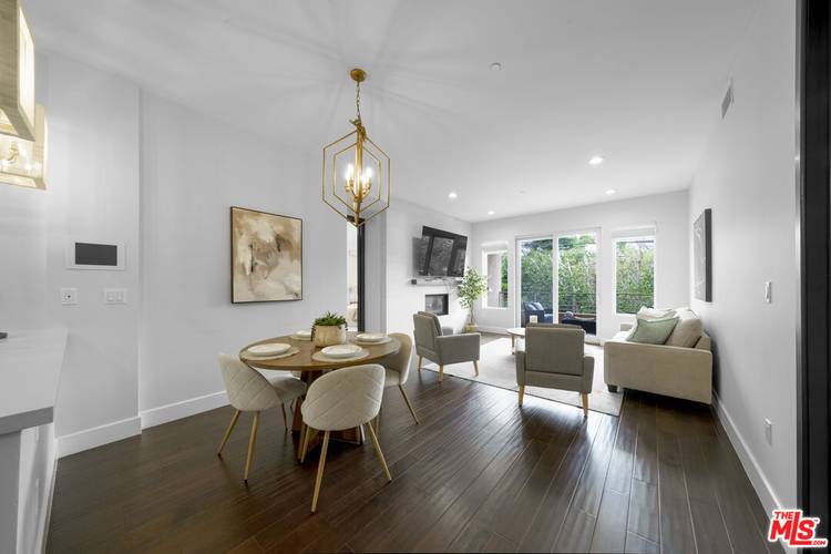 1318   Roxbury Dr 2BR Beverlywood La