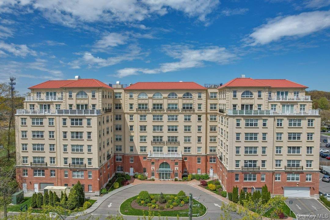 Luxury building rental that is walk to Larchmont train.