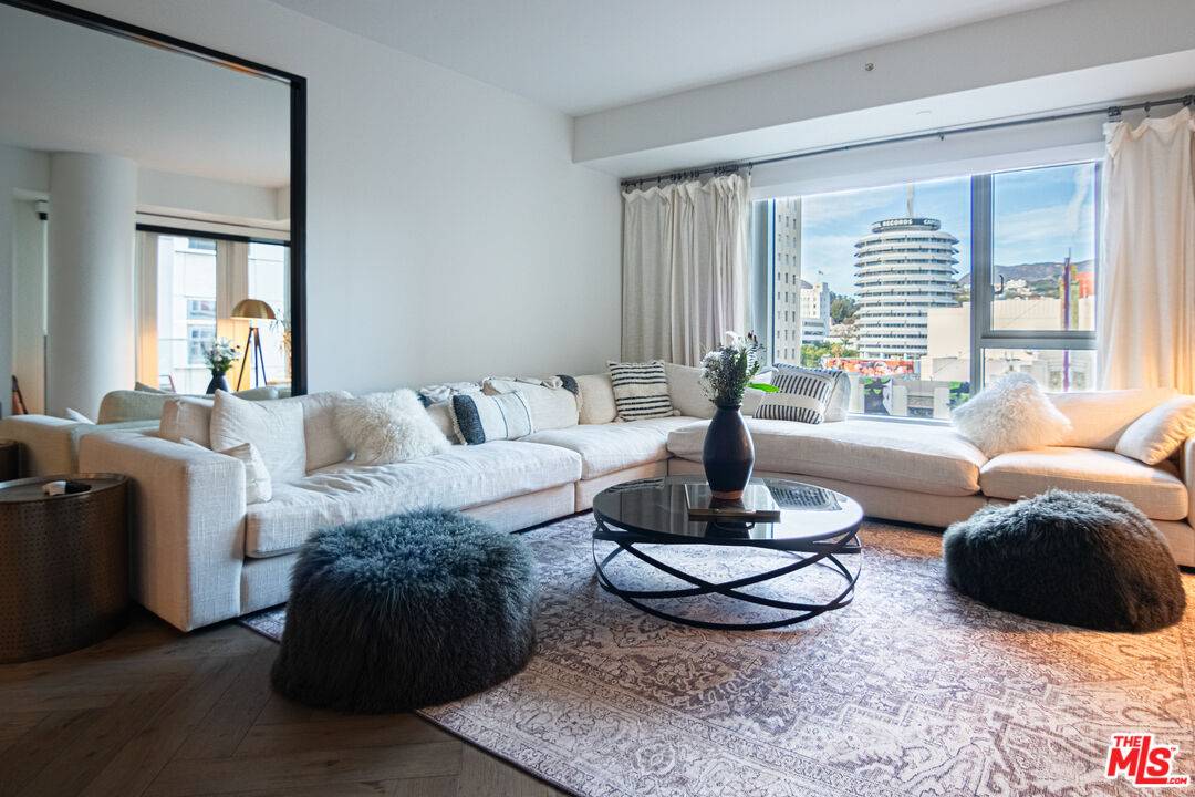 6250 Hollywood Blvd 2BR Hollywood Hills East La